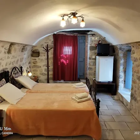 Petrounis 3* אראופוליס